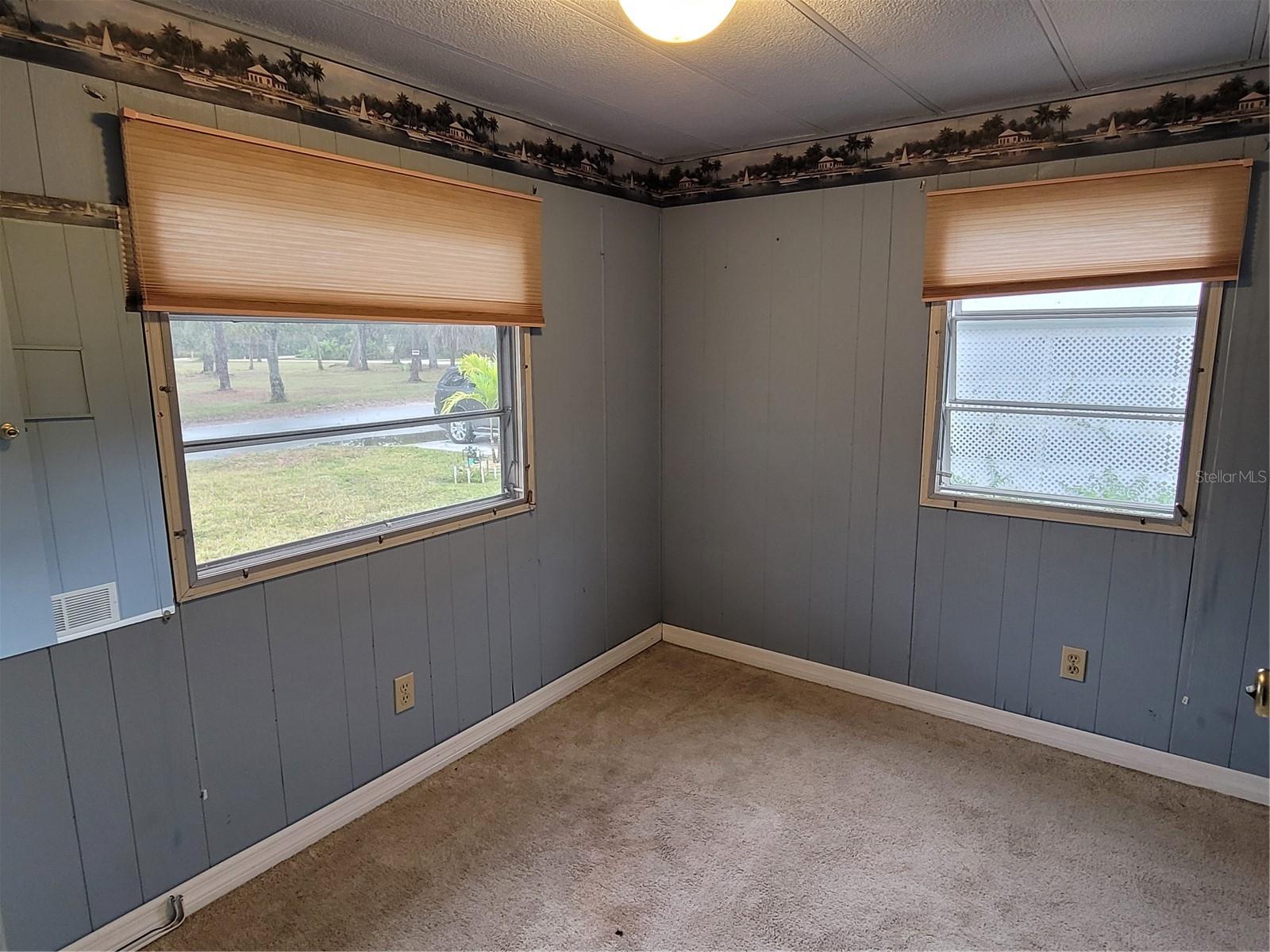 HOLIDAY MOB ESTATES 2ND ADD - Residential Lease