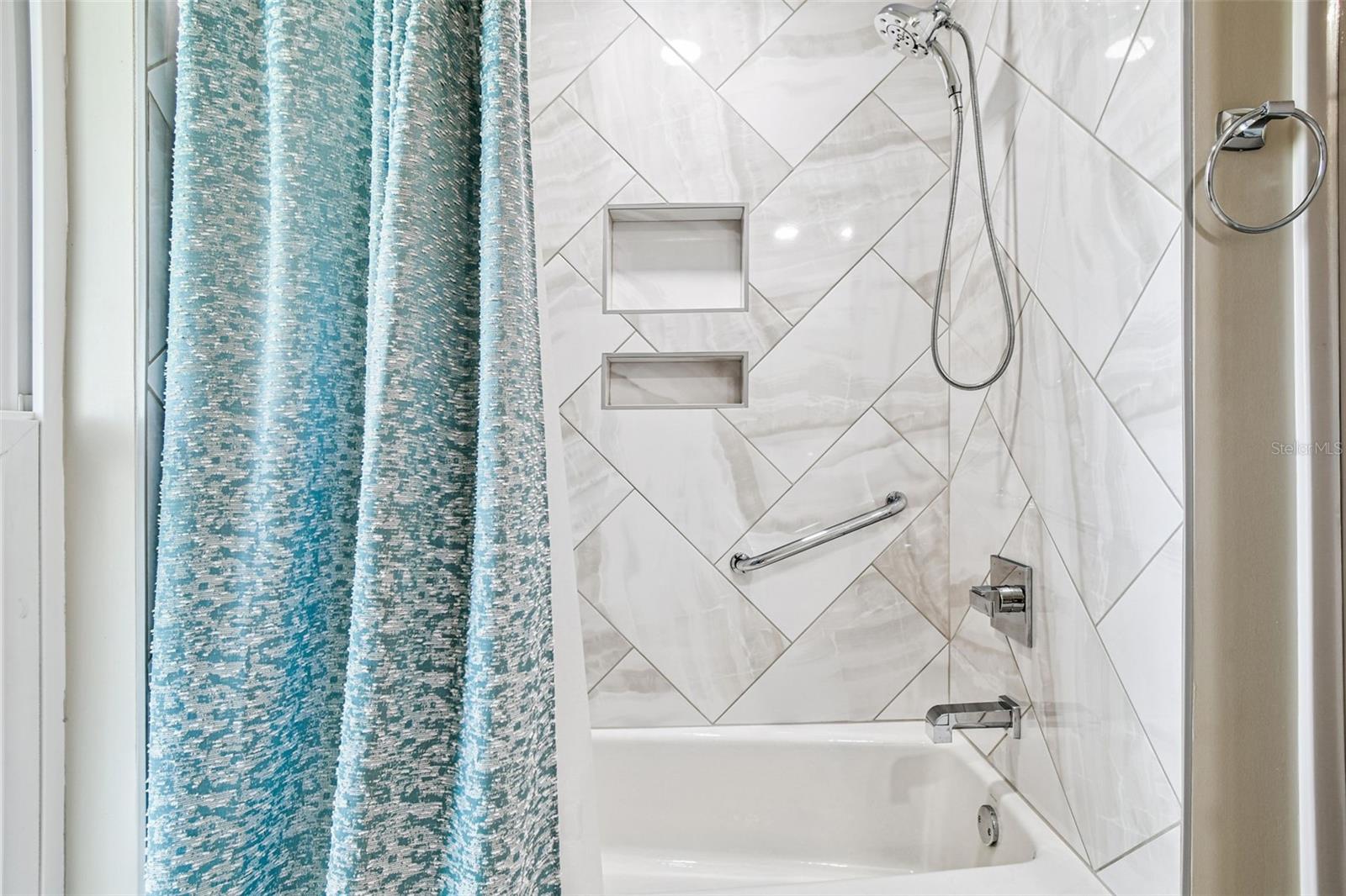 PARADISE ISLAND 4TH ADD - Residential