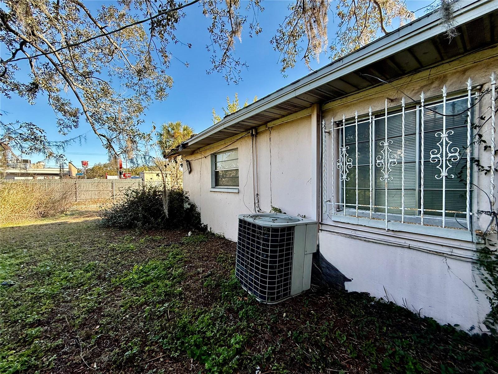 3206 E GIDDENS AVENUE