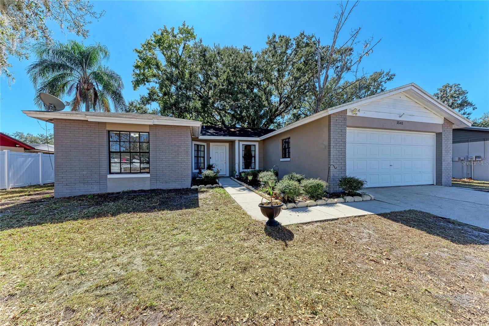 1541 LONG POND DRIVE