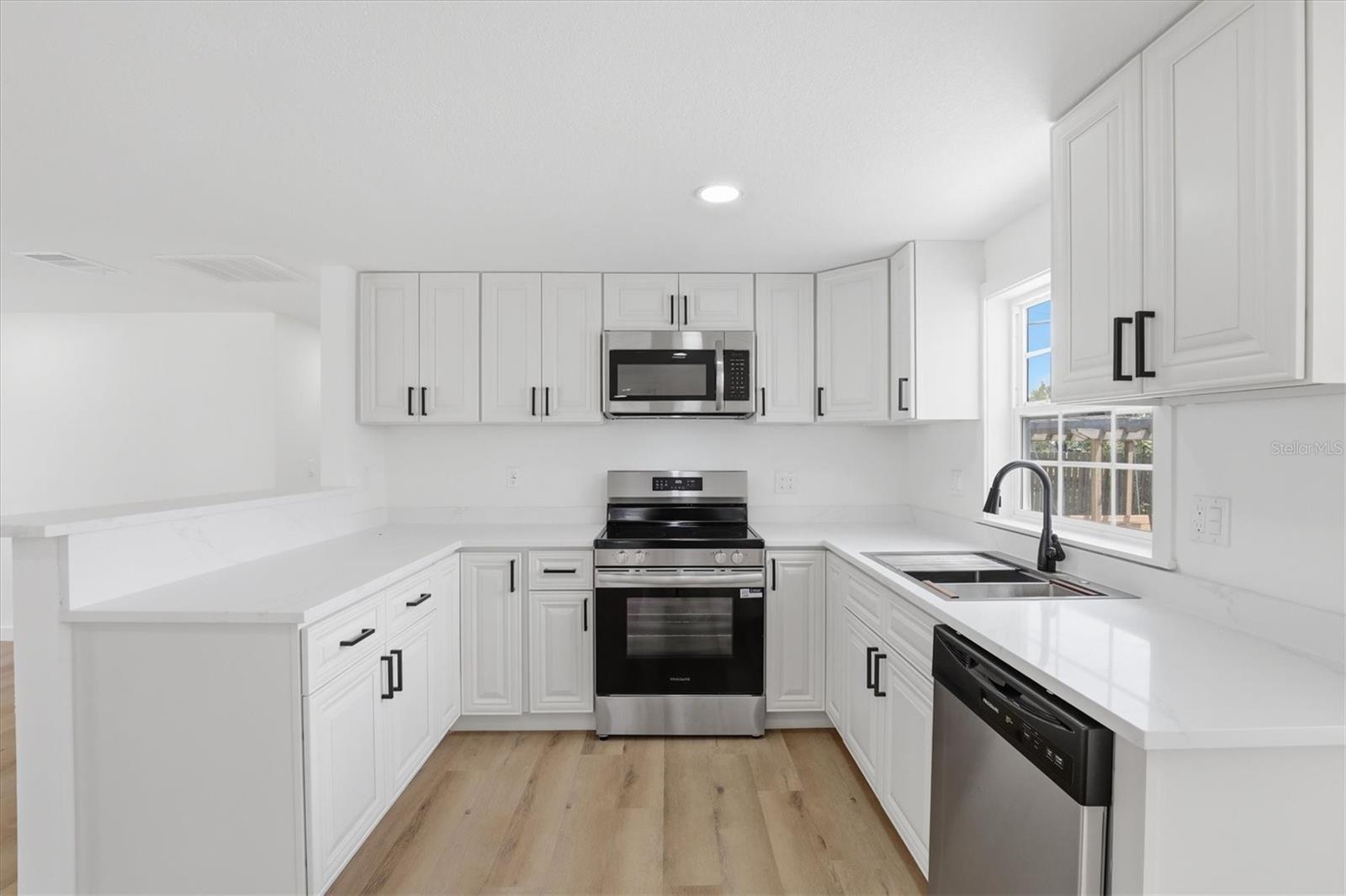 CAPE CAY - Residential