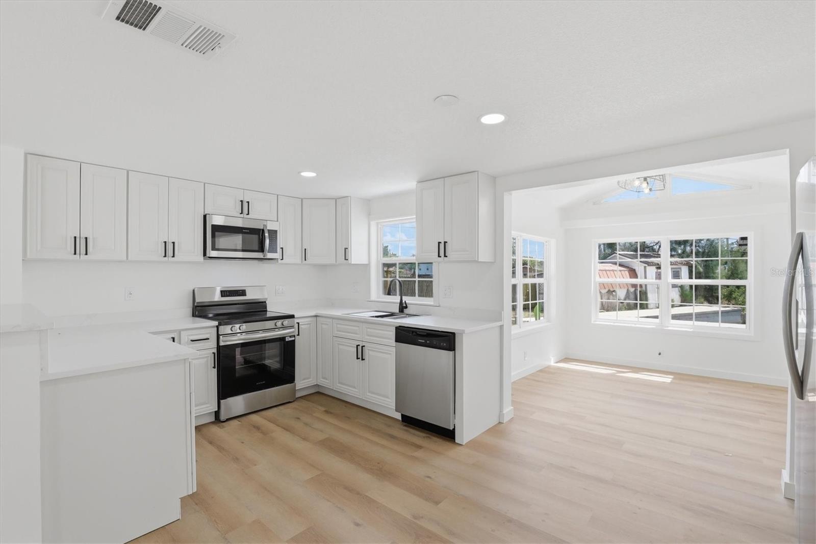 CAPE CAY - Residential