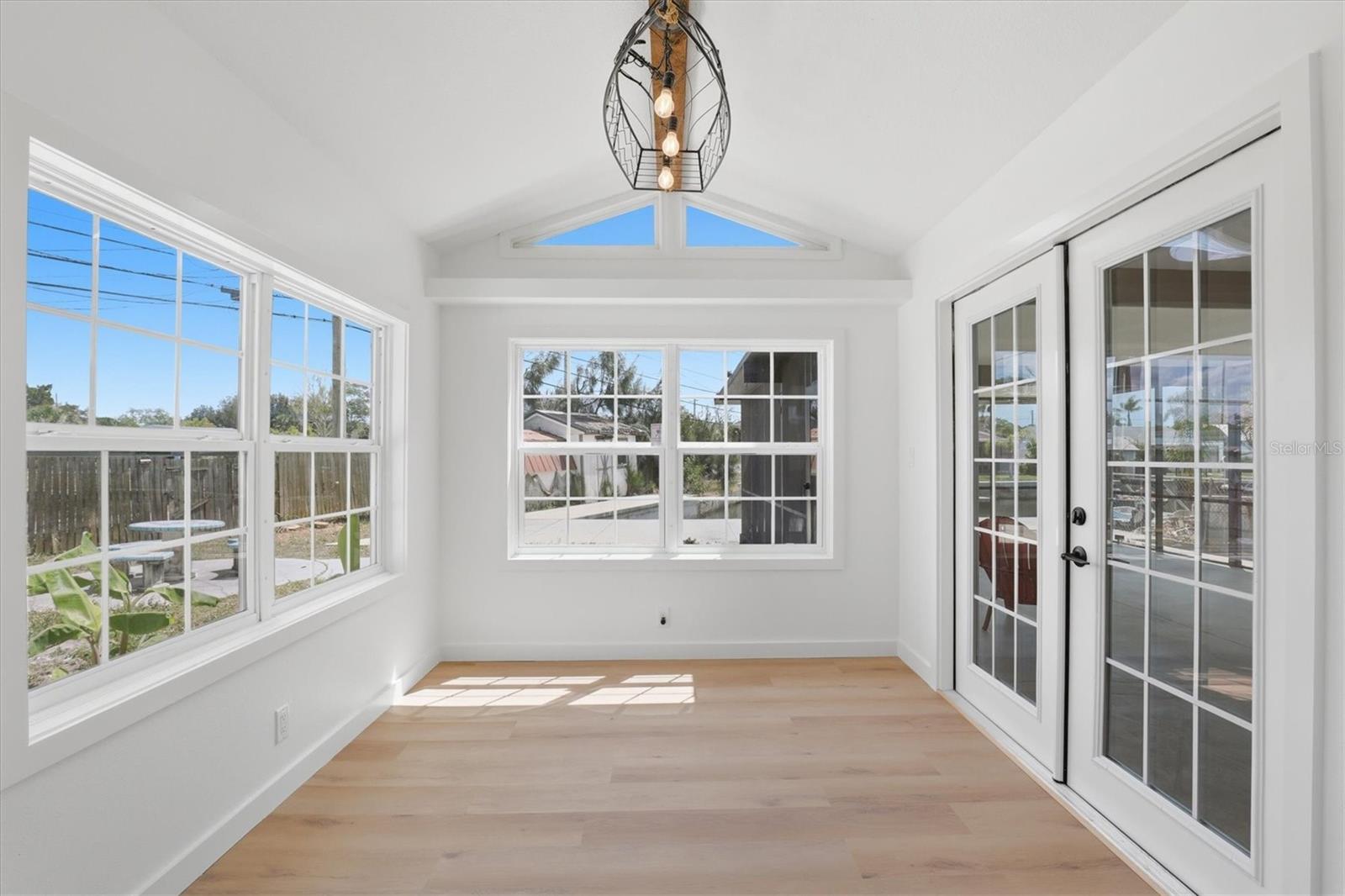 CAPE CAY - Residential