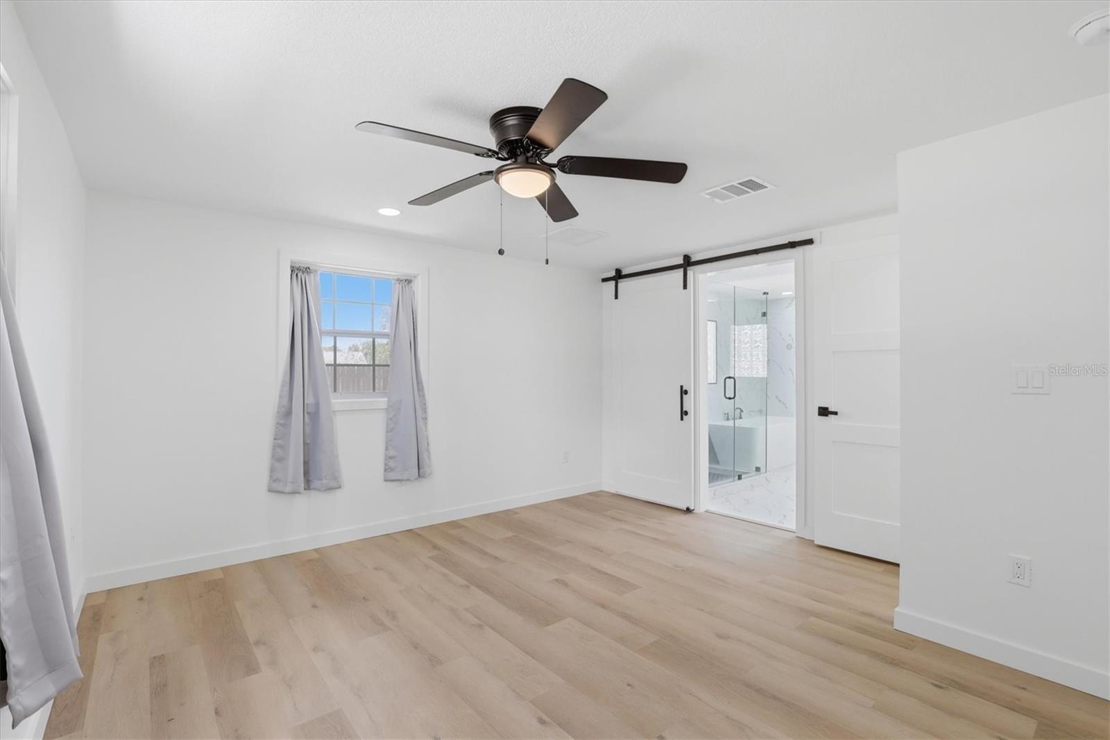 CAPE CAY - Residential