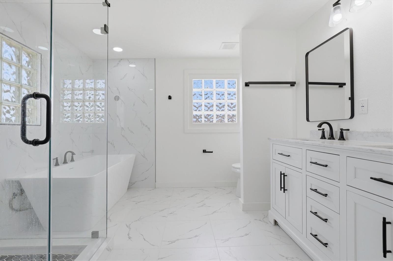 CAPE CAY - Residential