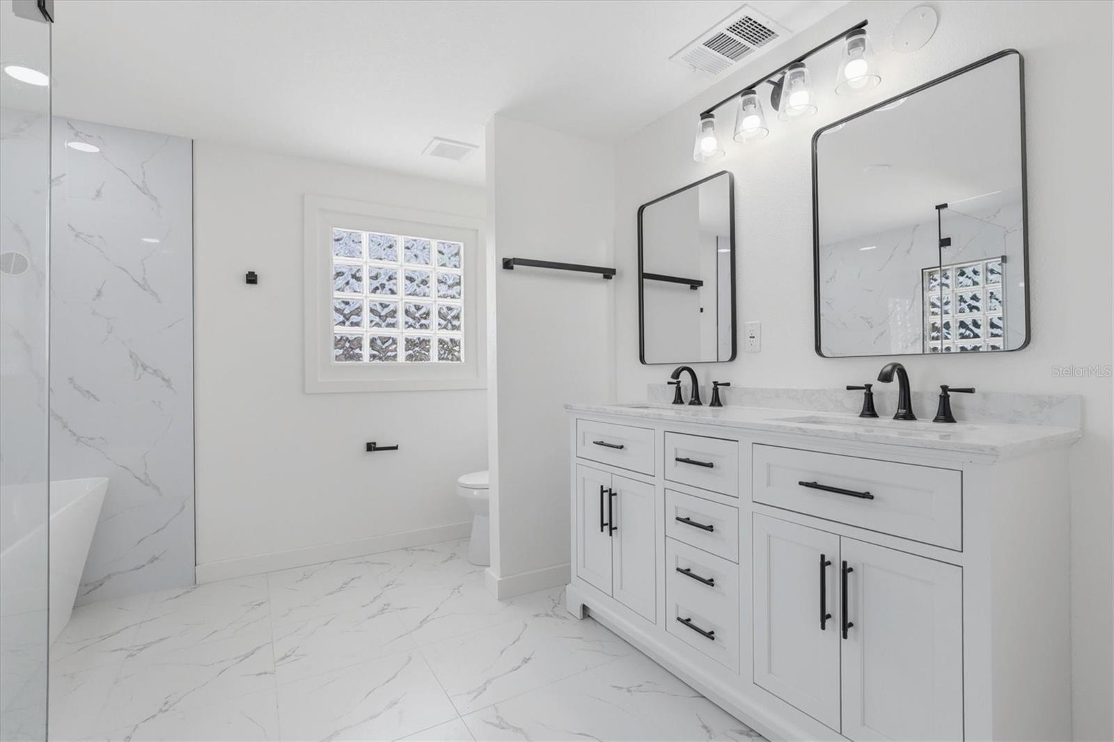 CAPE CAY - Residential