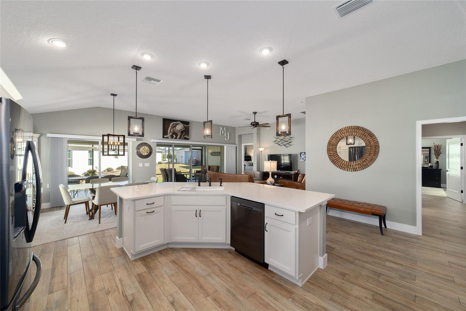 1059 AKIN WAY
