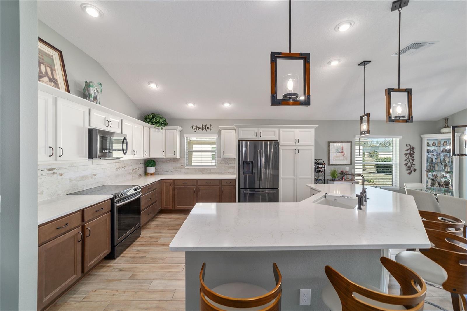 1059 AKIN WAY