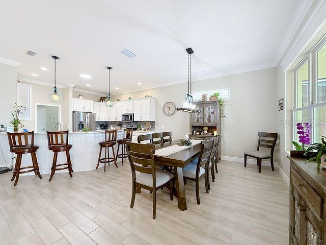 ENCLAVE/LAKESIDE LNDGS - Residential