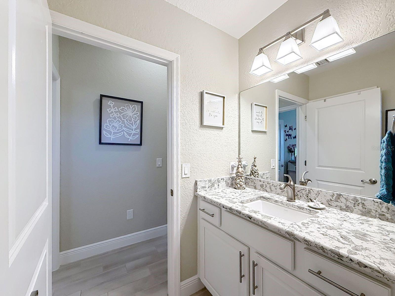 ENCLAVE/LAKESIDE LNDGS - Residential