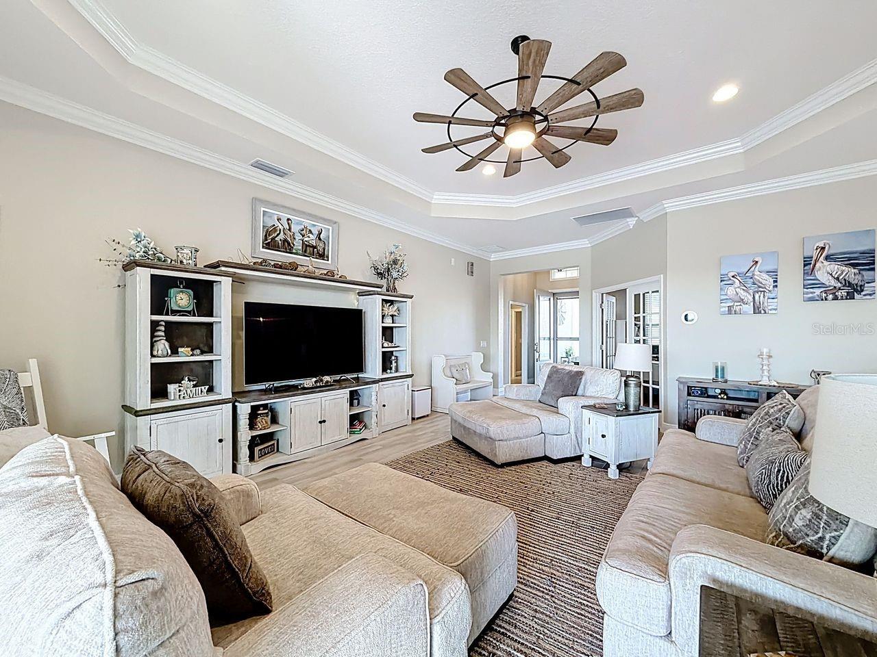 ENCLAVE/LAKESIDE LNDGS - Residential