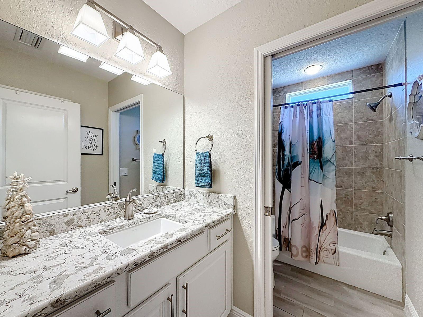 ENCLAVE/LAKESIDE LNDGS - Residential