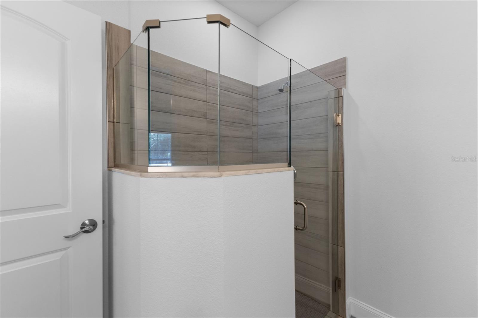 KENYON TWNHMS A - Residential Lease