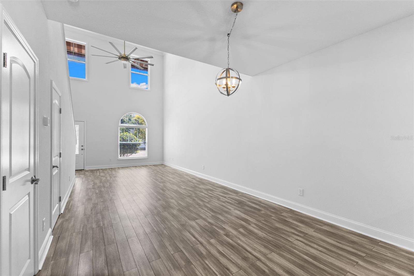 KENYON TWNHMS A - Residential Lease