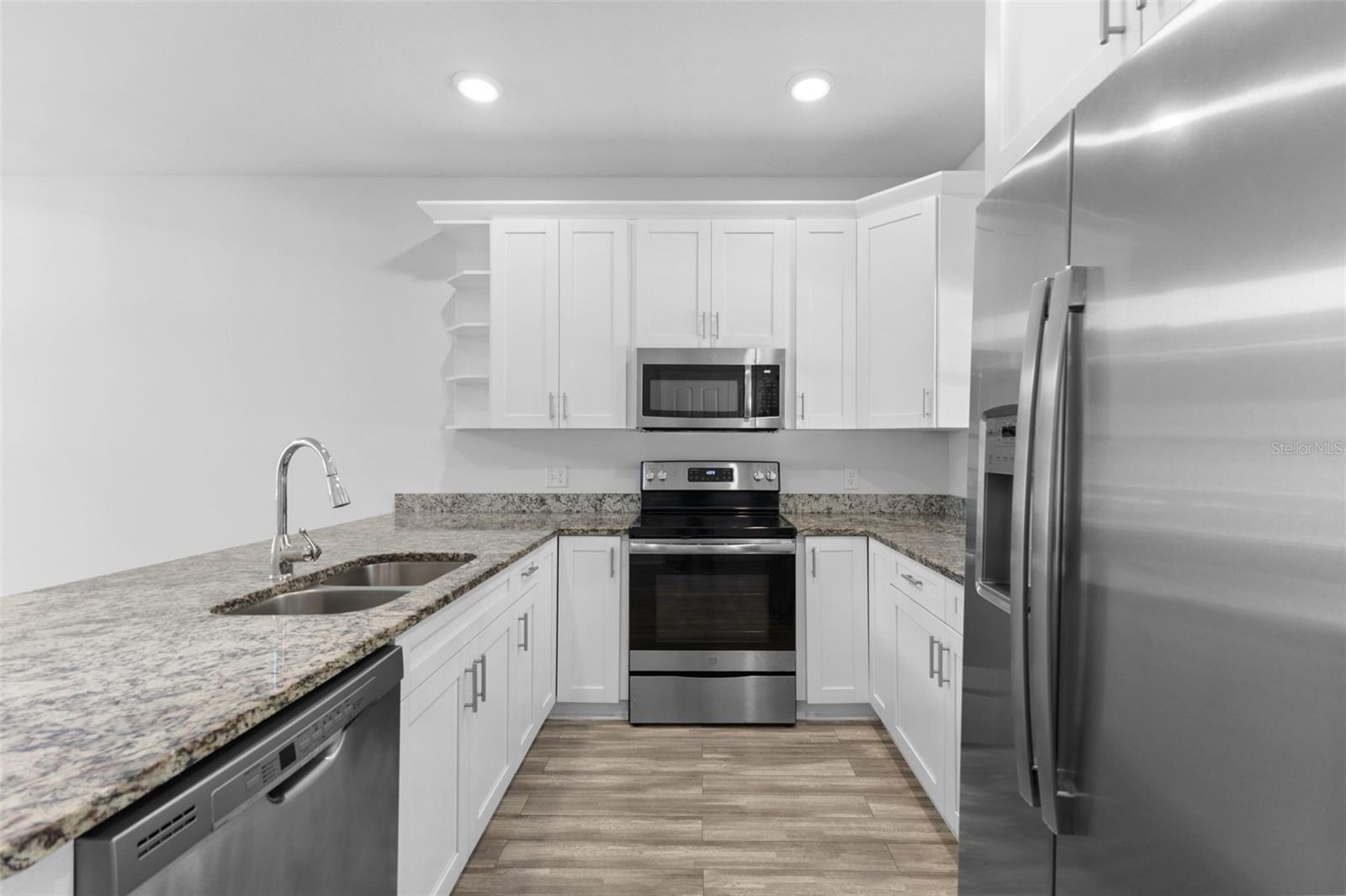 KENYON TWNHMS A - Residential Lease