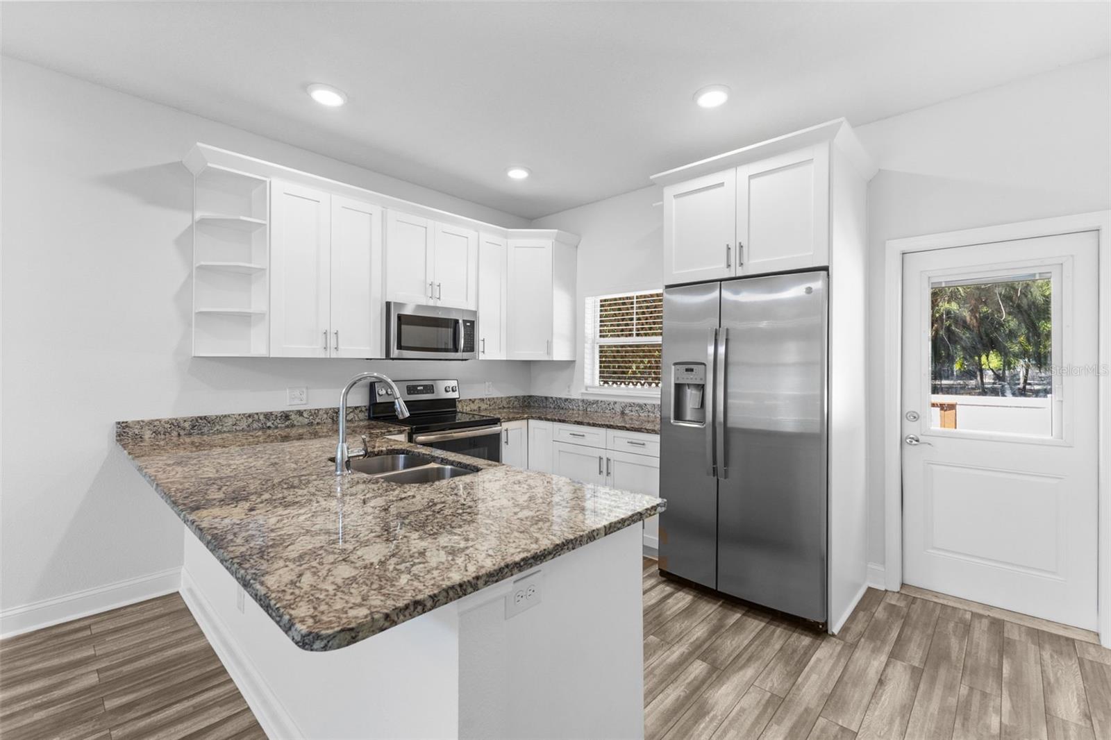 KENYON TWNHMS A - Residential Lease