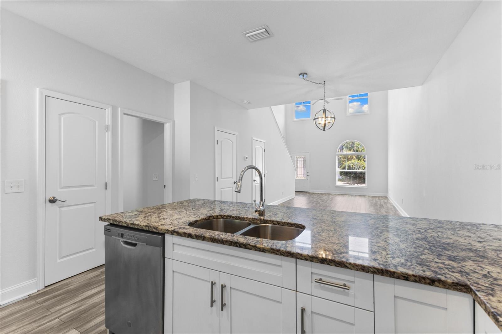 KENYON TWNHMS A - Residential Lease