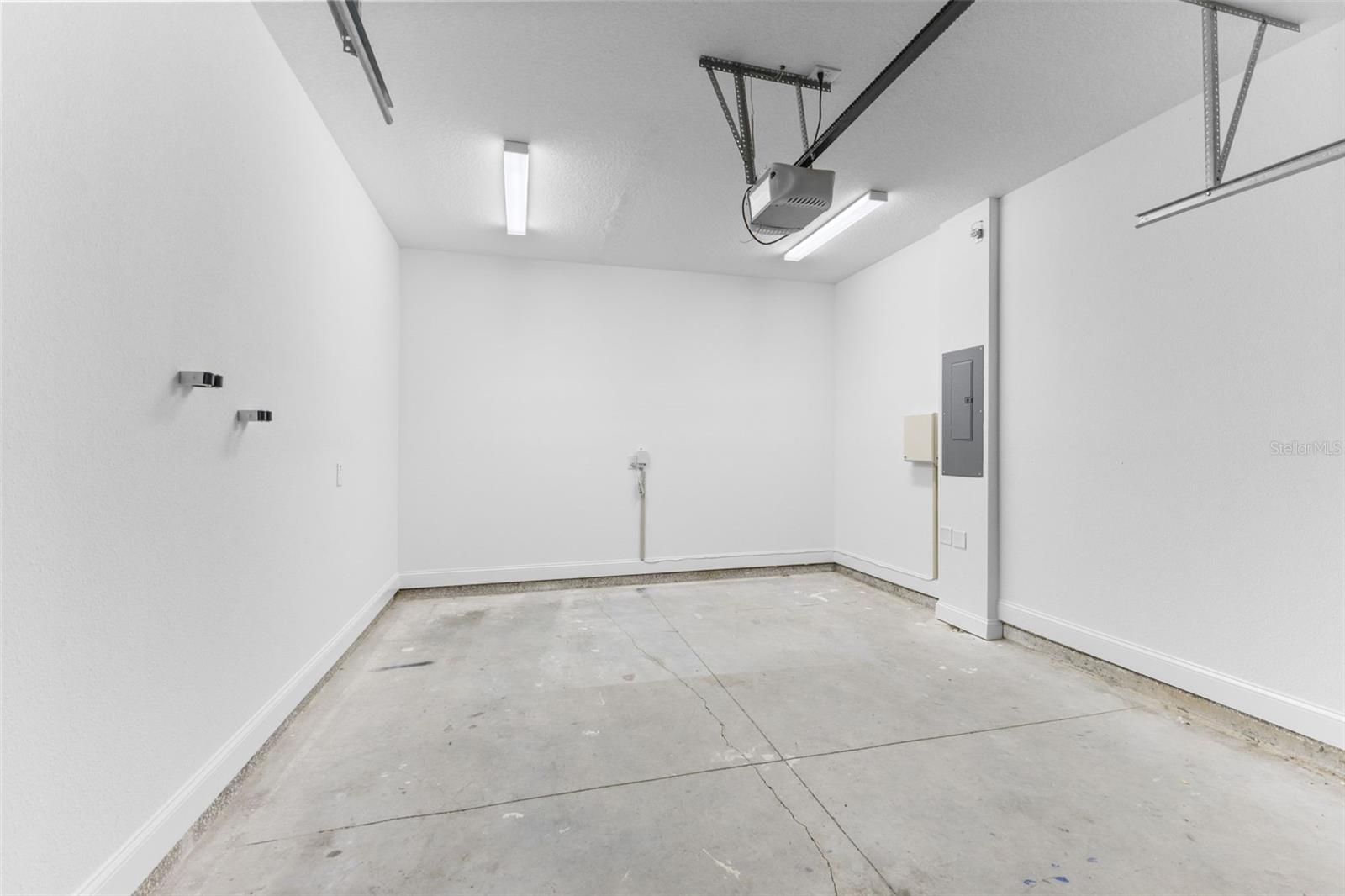 KENYON TWNHMS A - Residential Lease