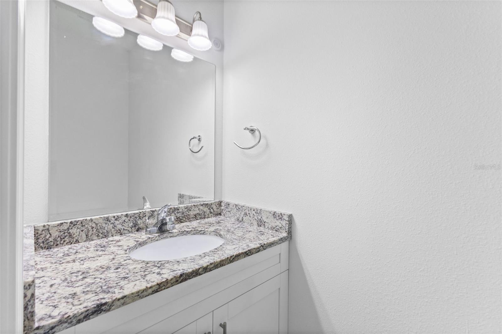 KENYON TWNHMS A - Residential Lease