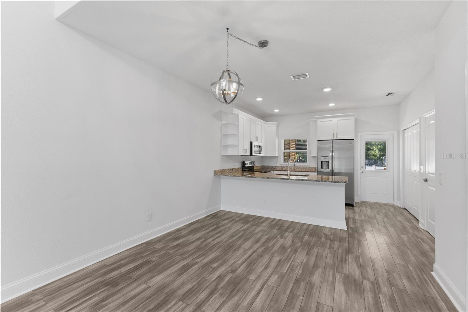 KENYON TWNHMS A - Residential Lease