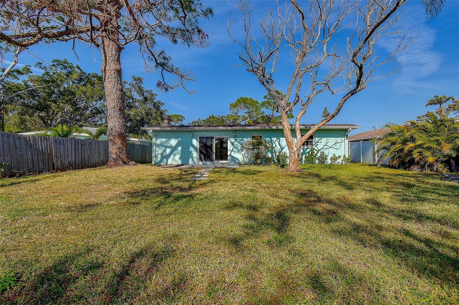 SUN-LIT SHORES - Residential