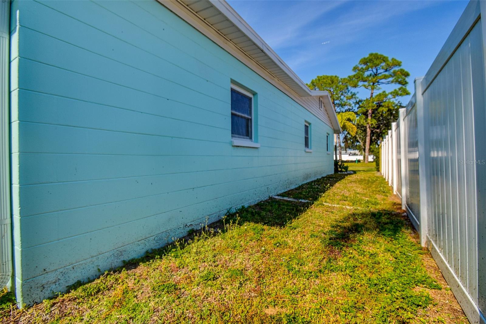SUN-LIT SHORES - Residential