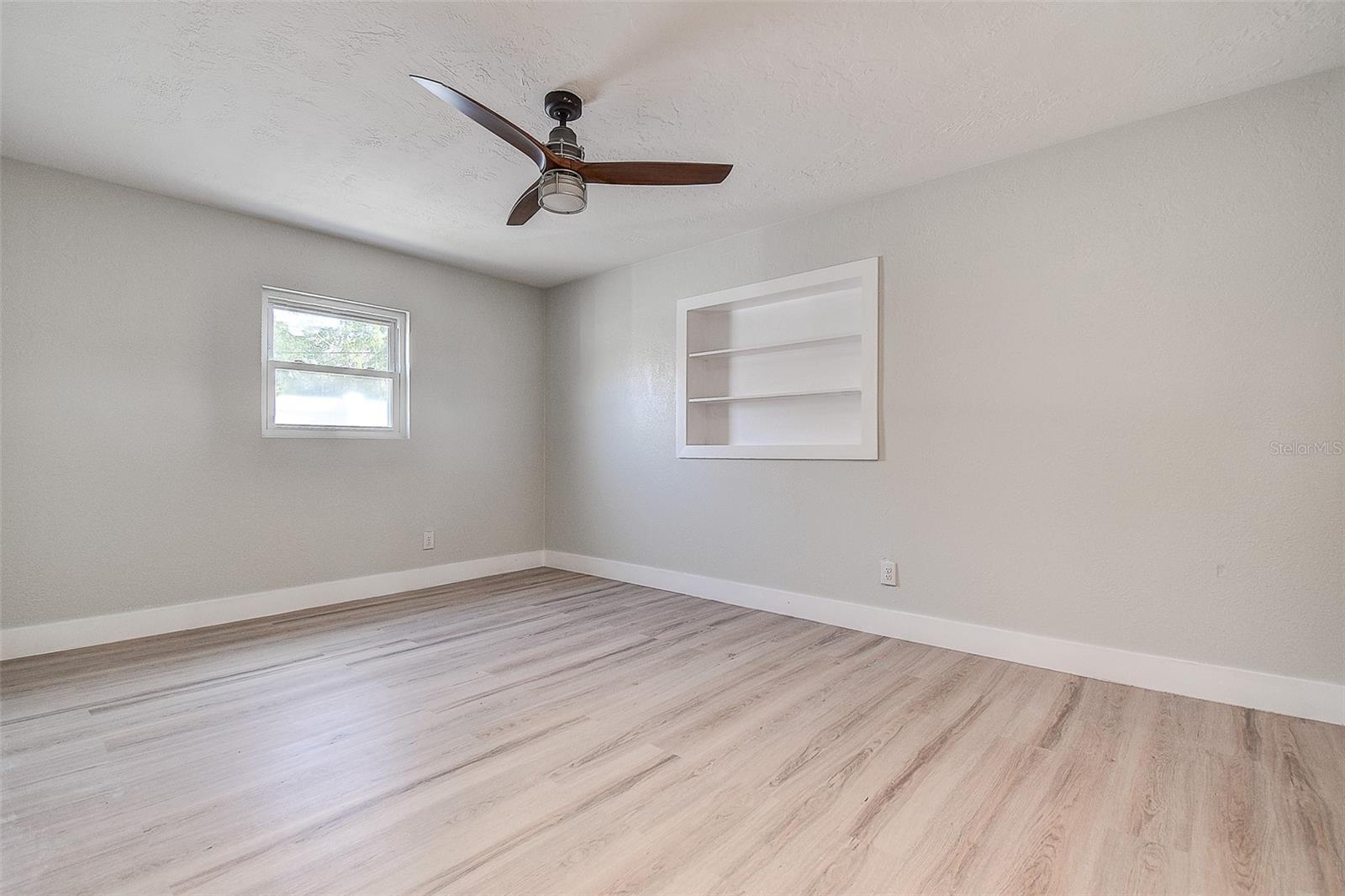 SUN-LIT SHORES - Residential