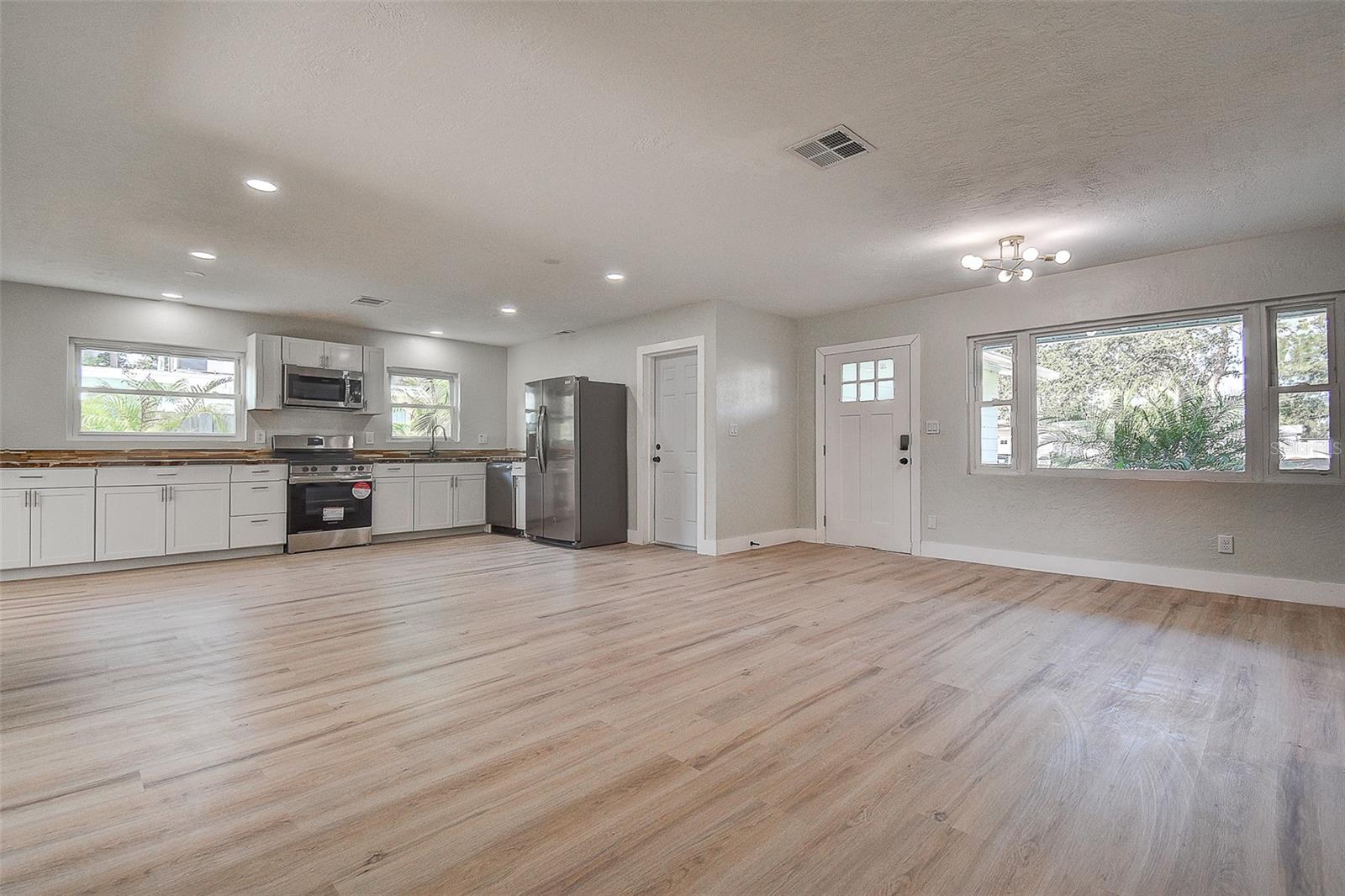 SUN-LIT SHORES - Residential