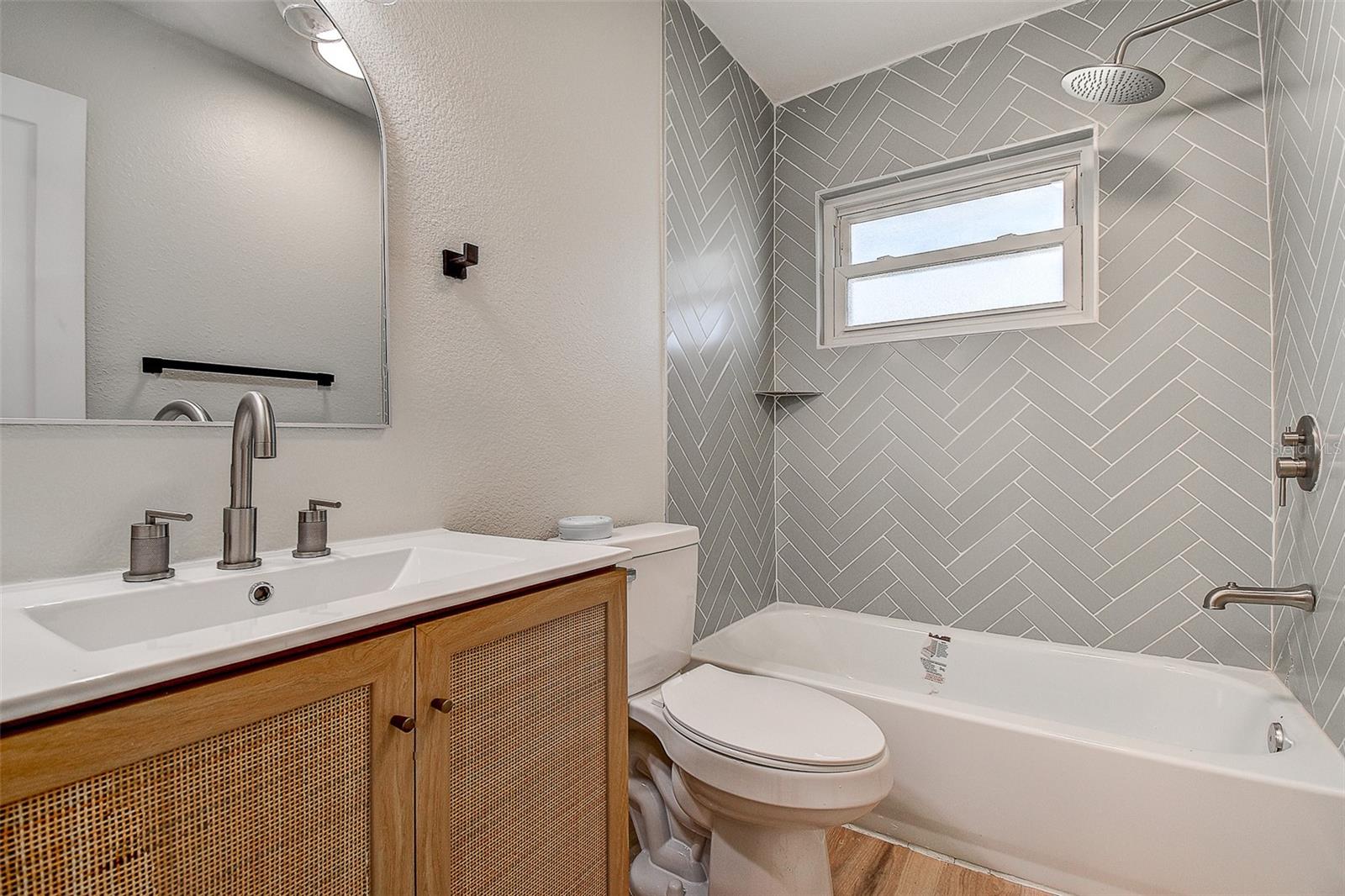 SUN-LIT SHORES - Residential