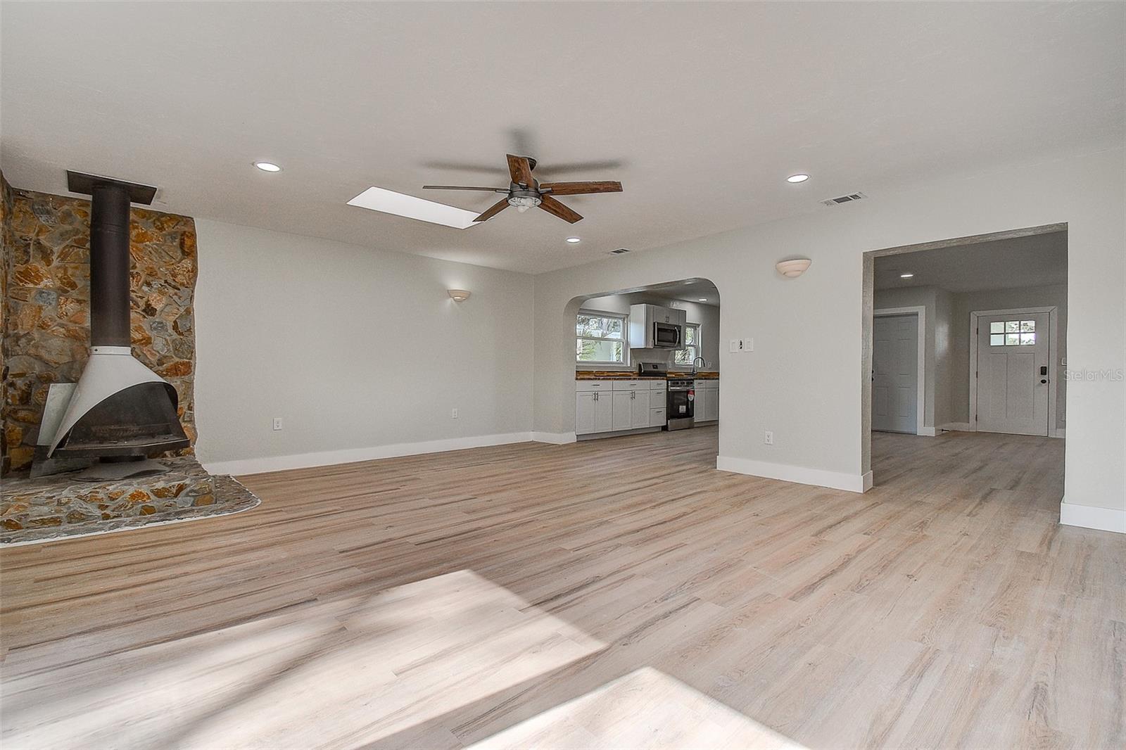 SUN-LIT SHORES - Residential