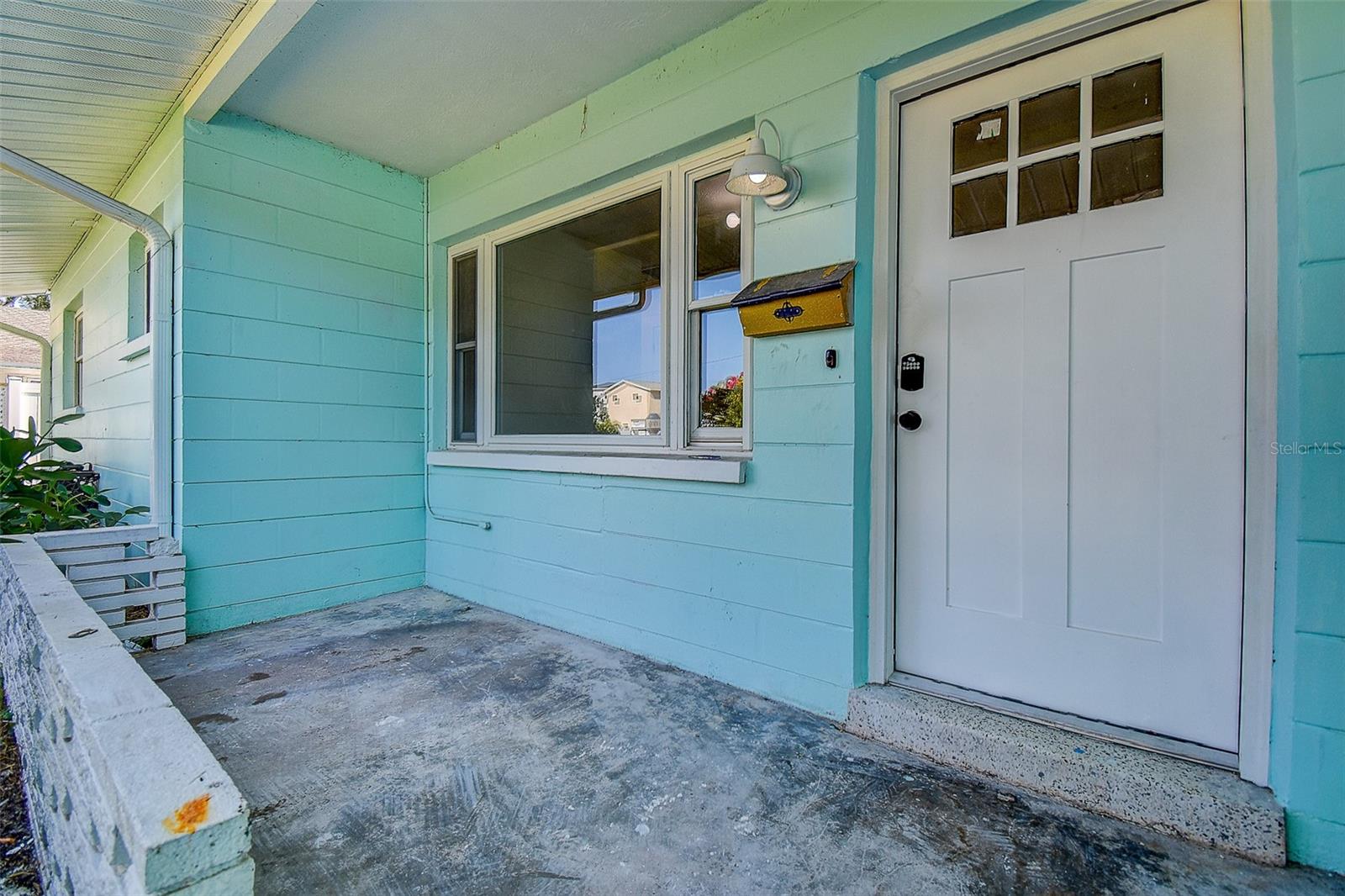 SUN-LIT SHORES - Residential