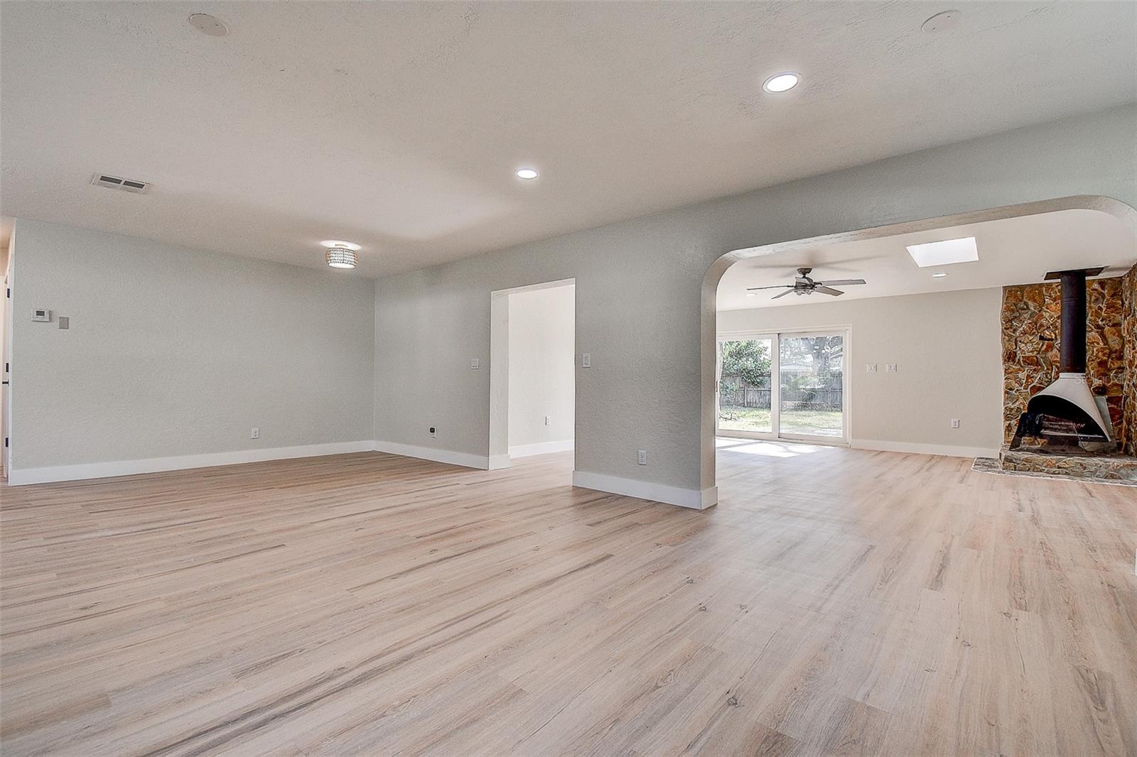 SUN-LIT SHORES - Residential