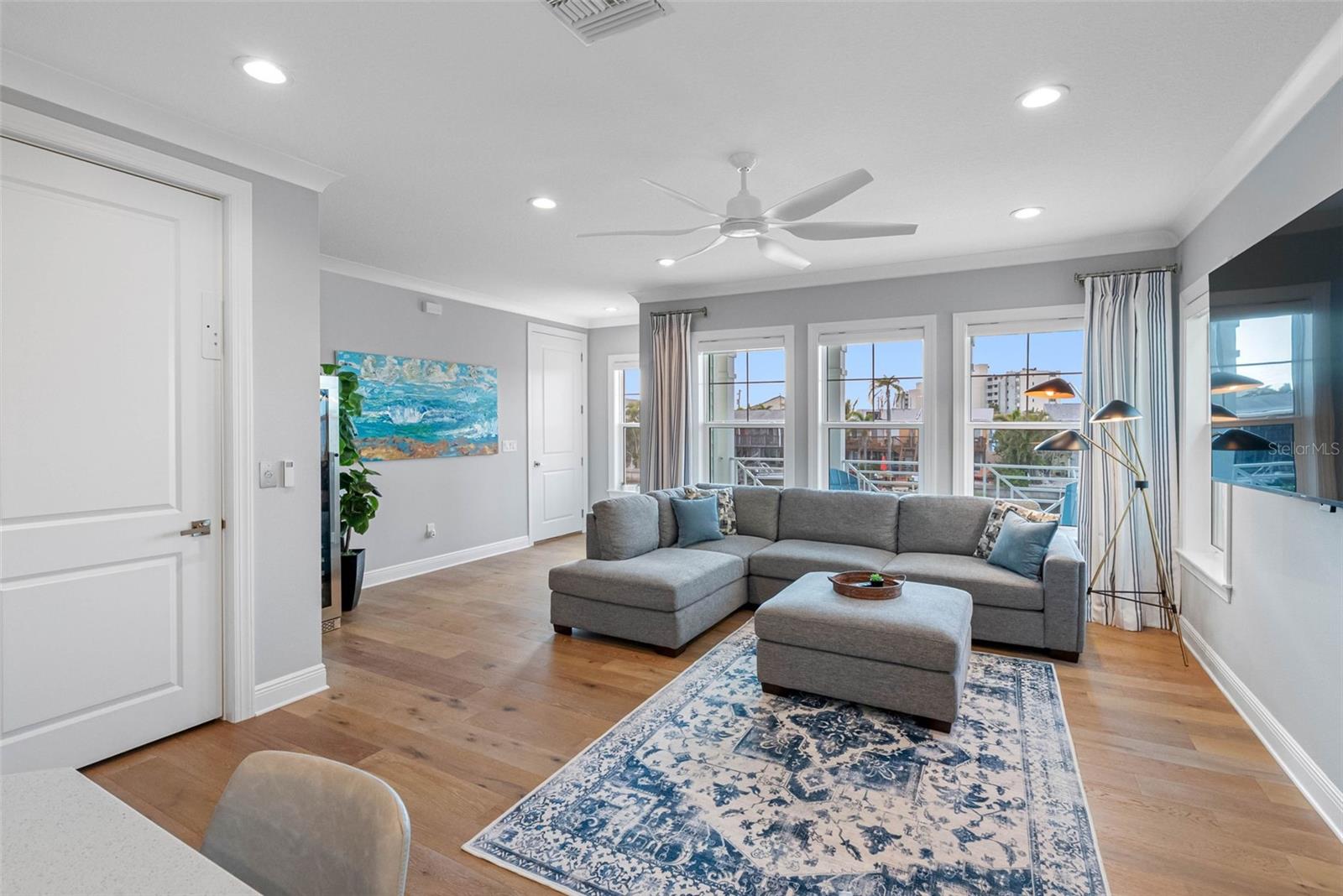SEA PALMS - Residential