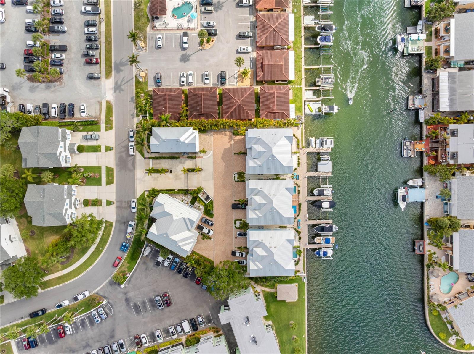 SEA PALMS - Residential