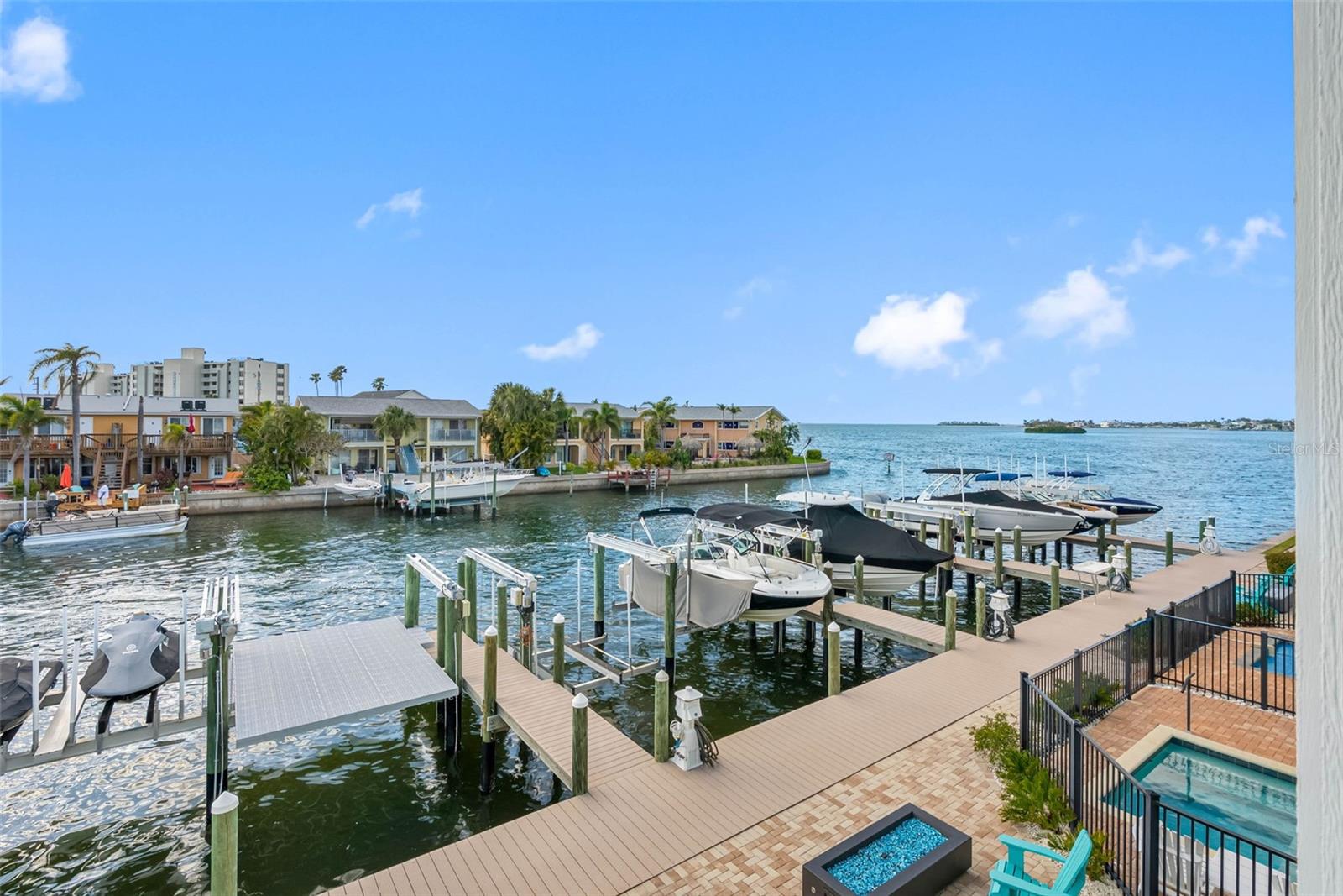 SEA PALMS - Residential