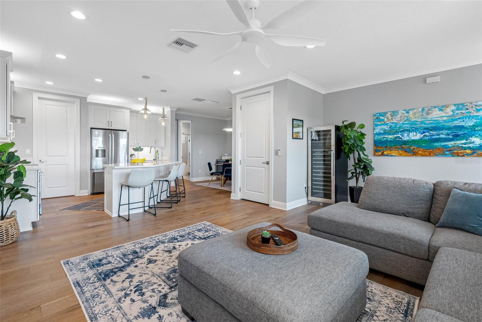 SEA PALMS - Residential