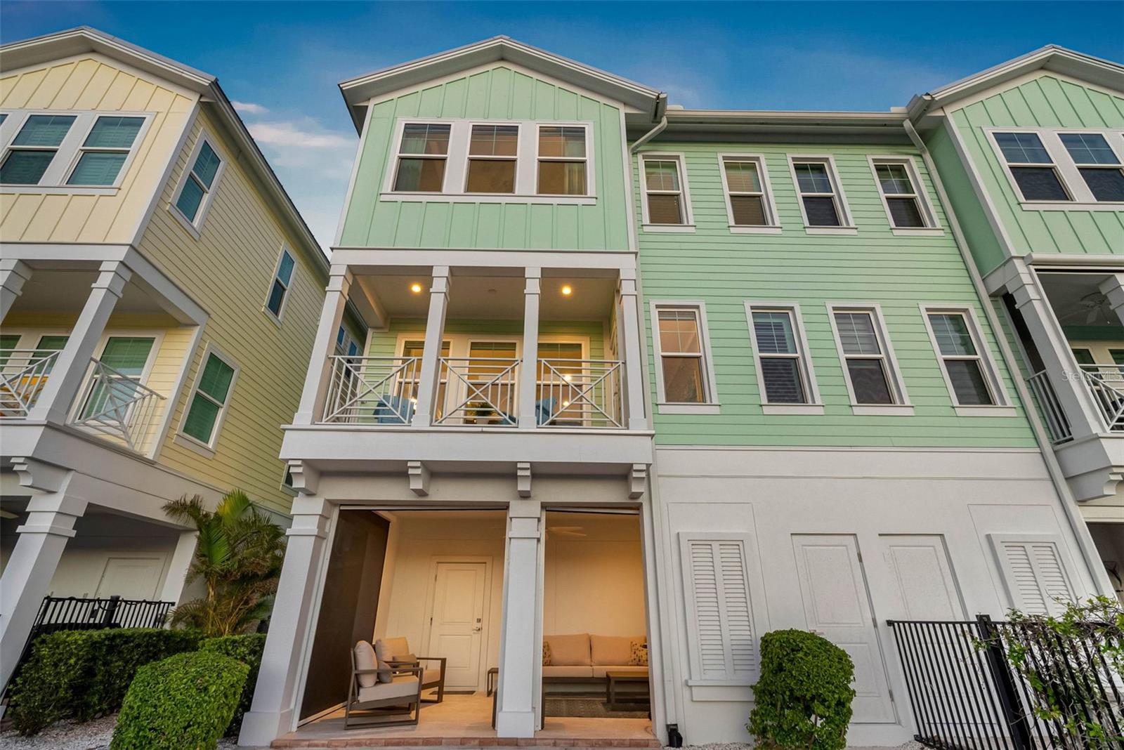 SEA PALMS - Residential