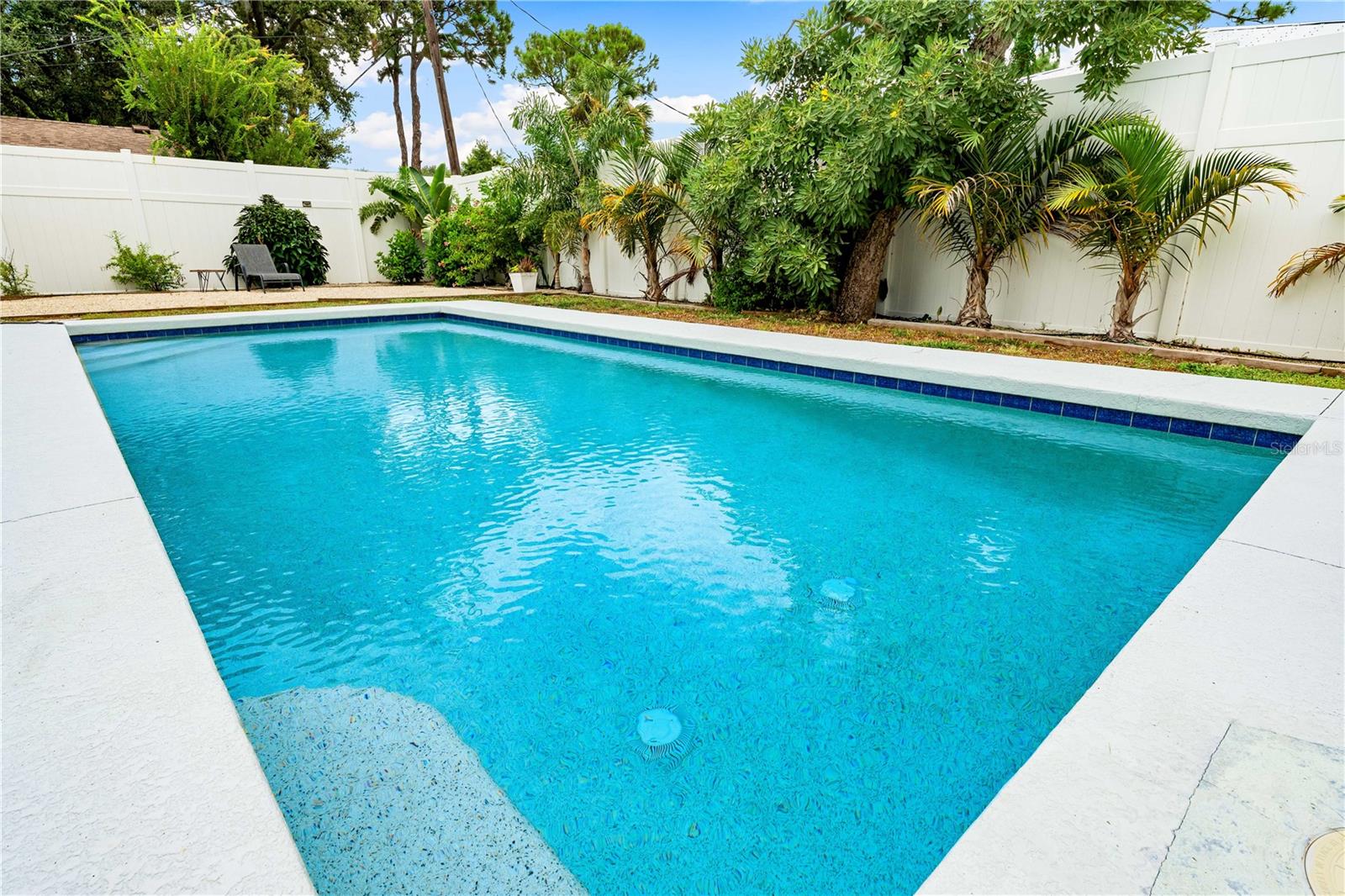 CASTI-LYN - Residential Lease