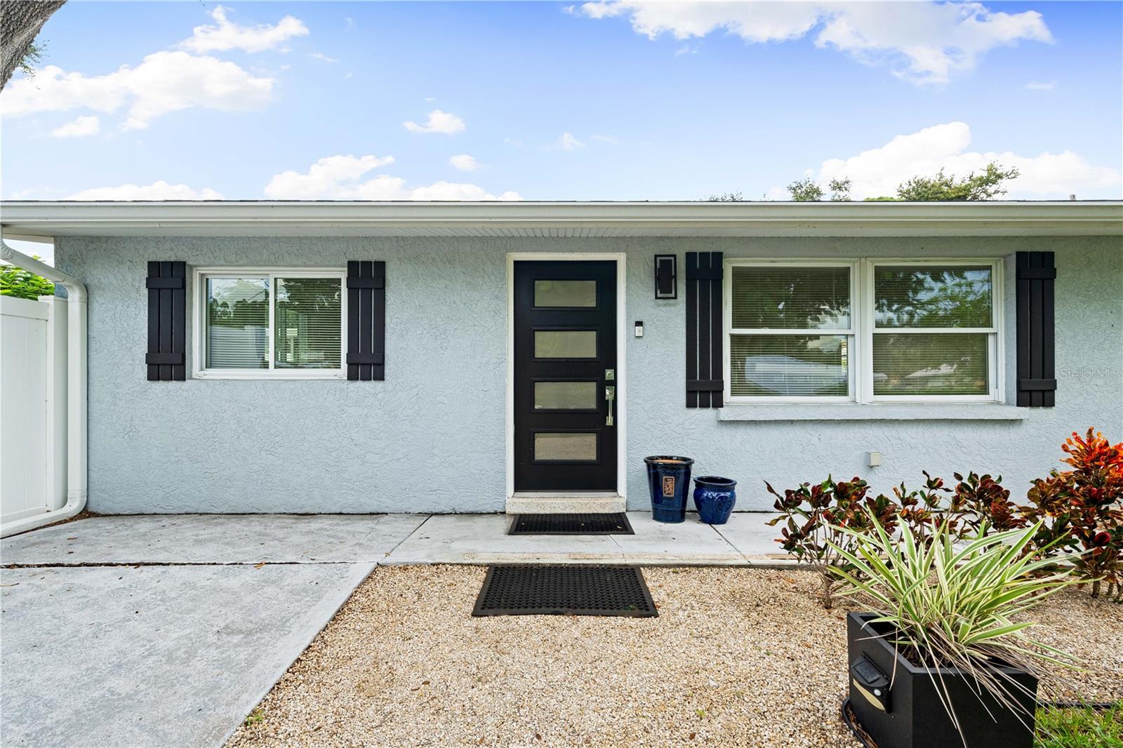 CASTI-LYN - Residential Lease