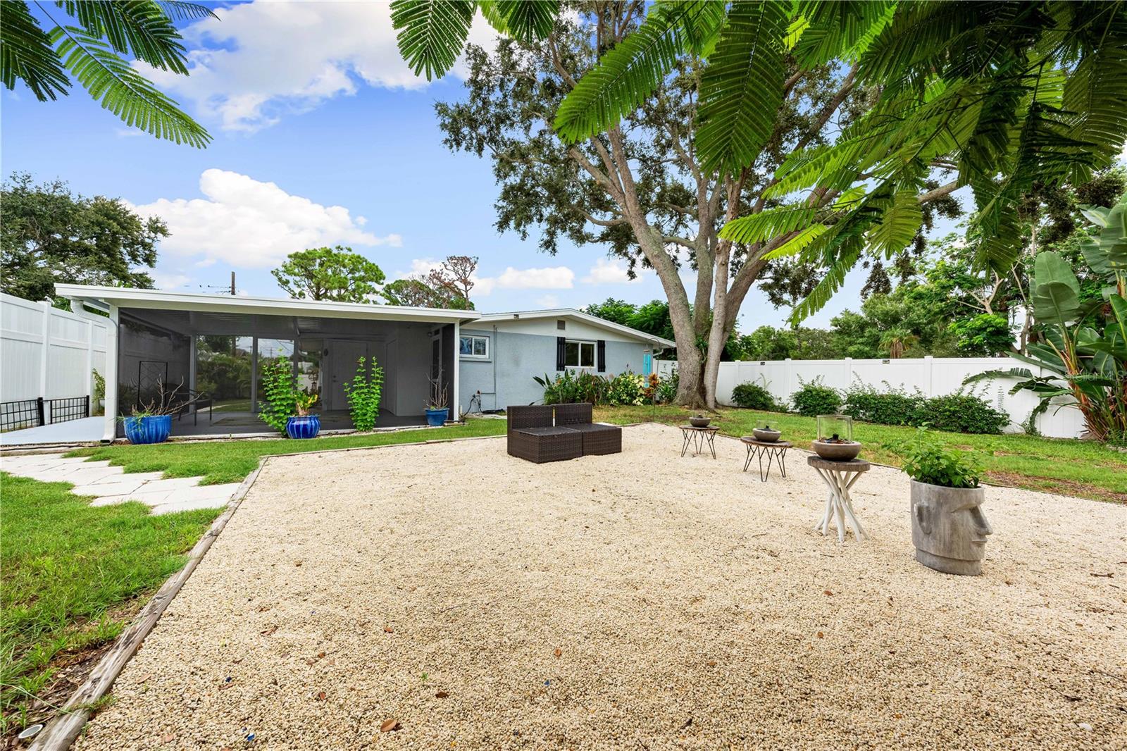 CASTI-LYN - Residential Lease