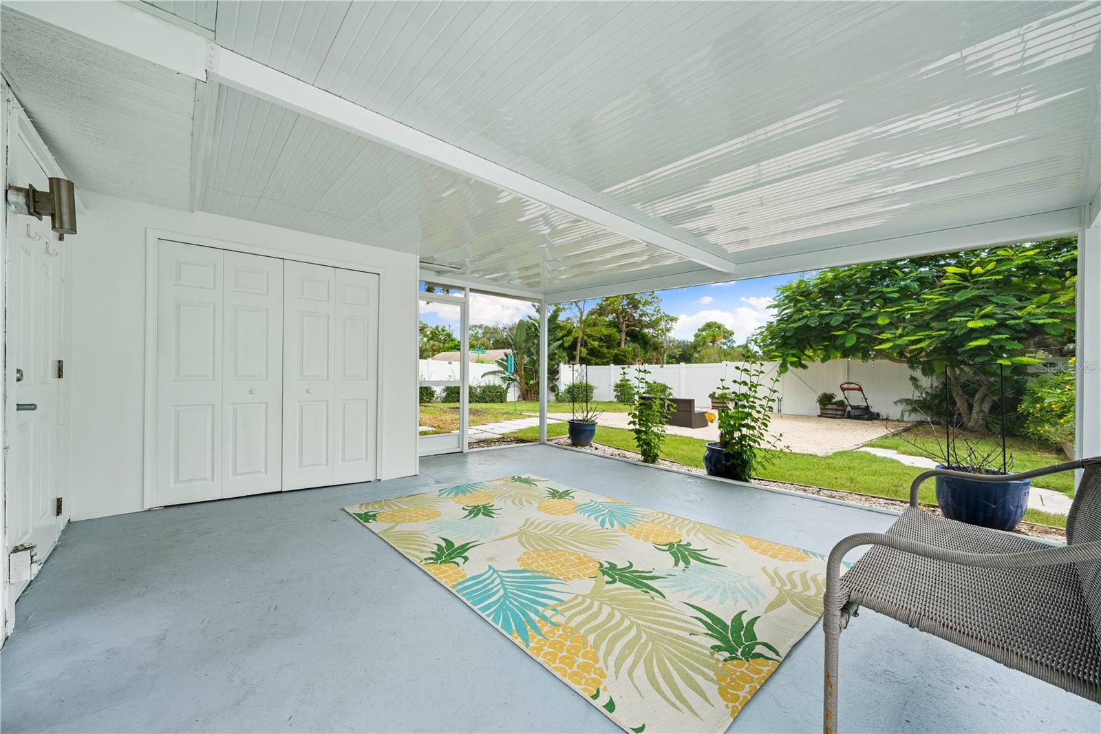 CASTI-LYN - Residential Lease