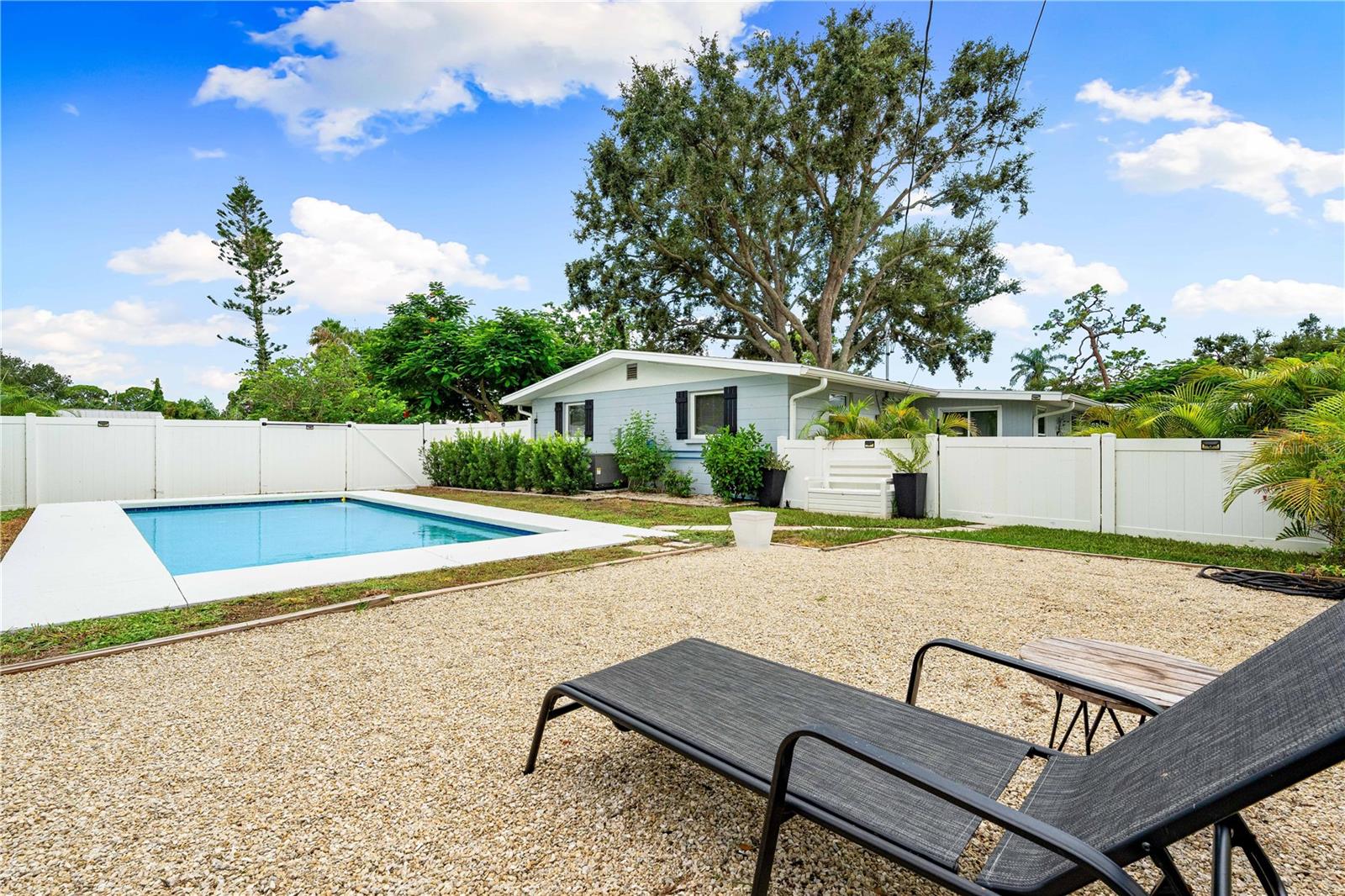 CASTI-LYN - Residential Lease