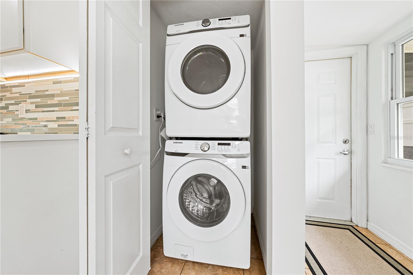 CASTI-LYN - Residential Lease