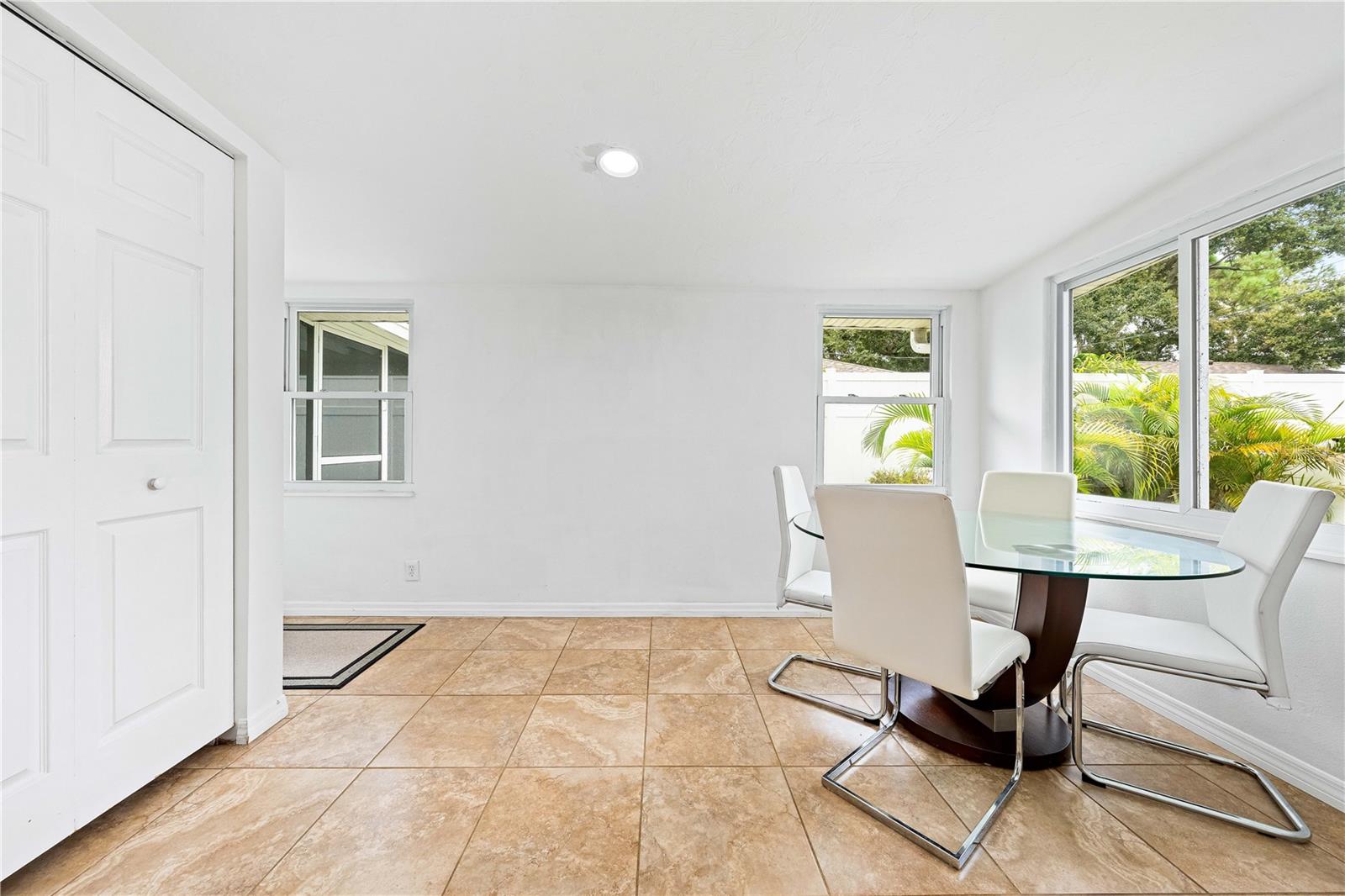 CASTI-LYN - Residential Lease