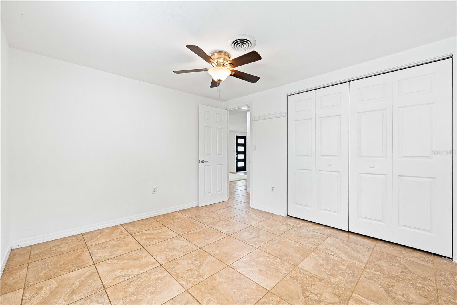 CASTI-LYN - Residential Lease