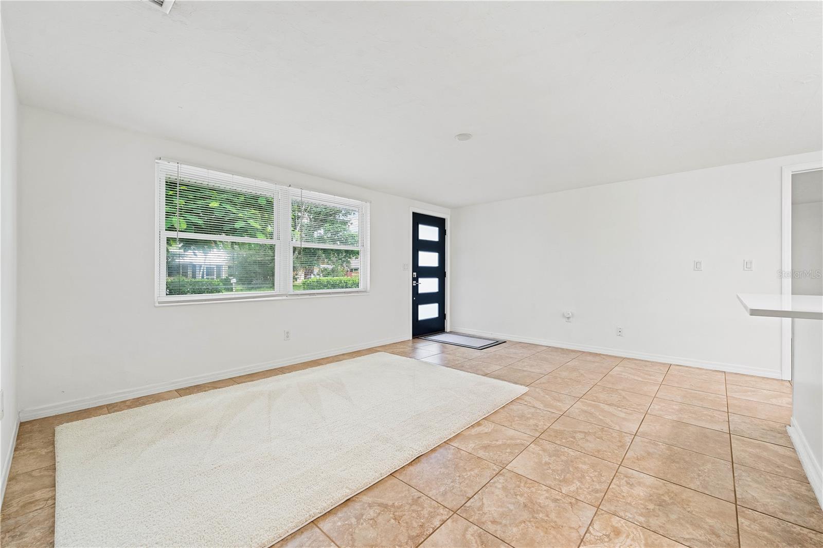 CASTI-LYN - Residential Lease