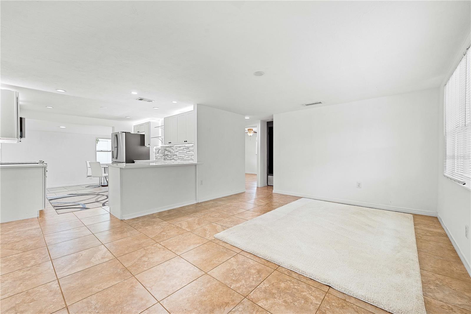 CASTI-LYN - Residential Lease