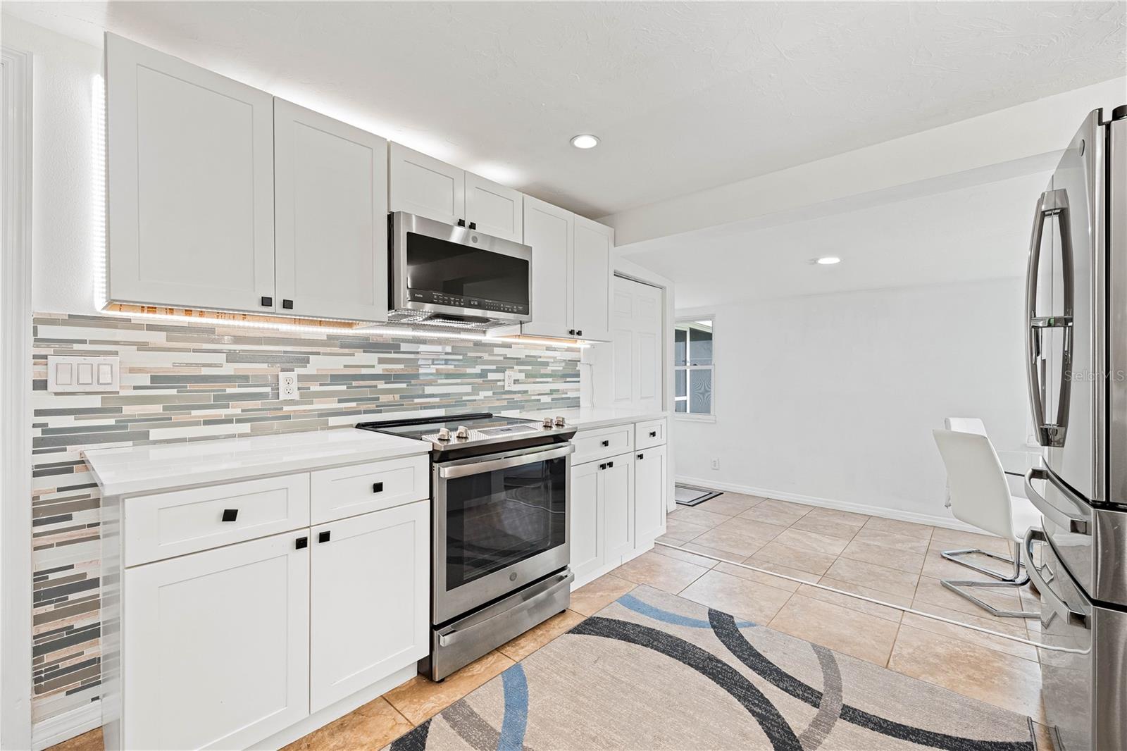 CASTI-LYN - Residential Lease