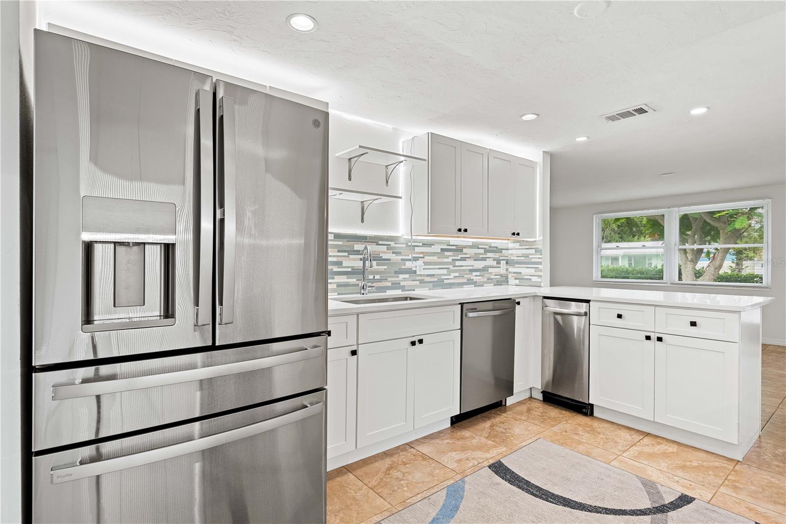 CASTI-LYN - Residential Lease