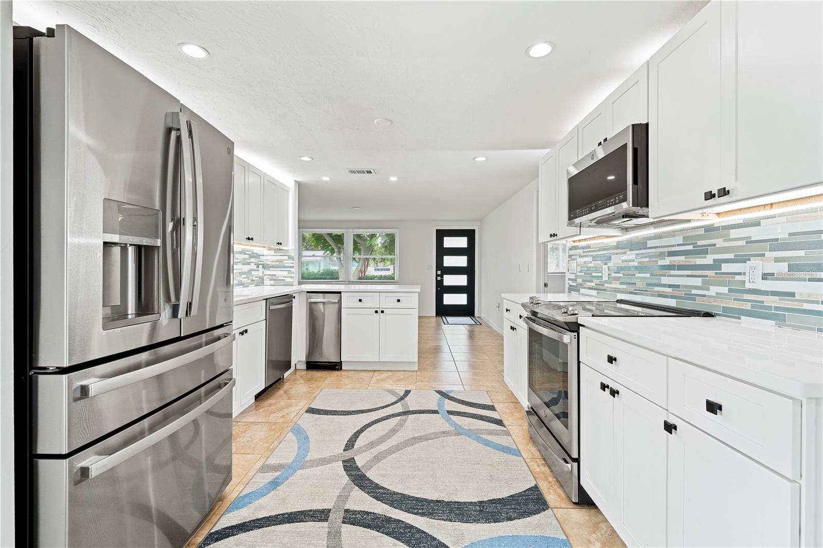 CASTI-LYN - Residential Lease